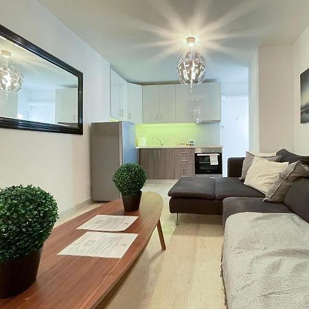 Ferienwohnung Key Biscayne Charming 50Sqm Apt In Paleo Faliro Athen Exterior foto